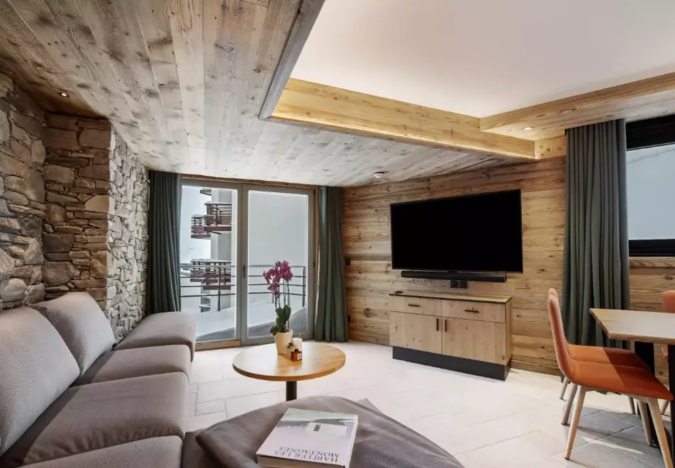 Le Quartz, Tignes Val Claret (self catered apartments) - Typical style of 601