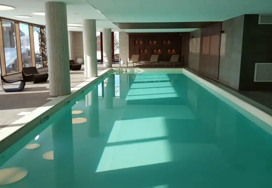Chalet des Cimes, Les Saisies (self catered apartments) - Indoor pool