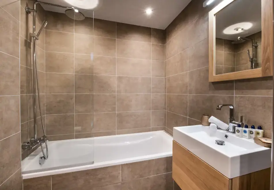 Yellowstone Lodge, La Tania (self catered chalet) - Chalet 1