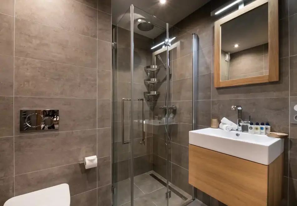 Yellowstone Lodge, La Tania (self catered chalet) - Chalet 1