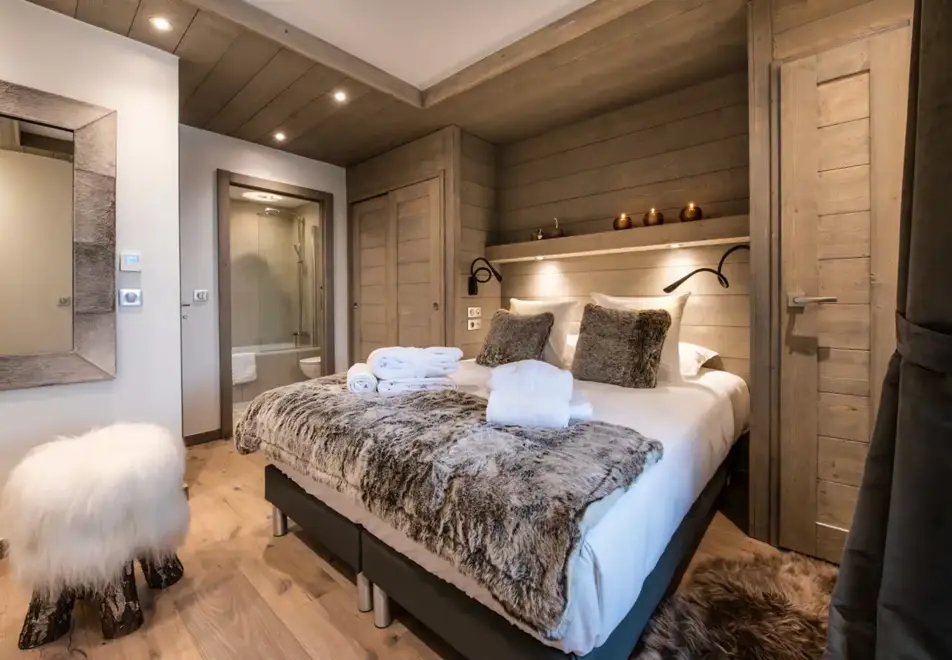 Yellowstone Lodge, La Tania (self catered chalet) - Chalet 2