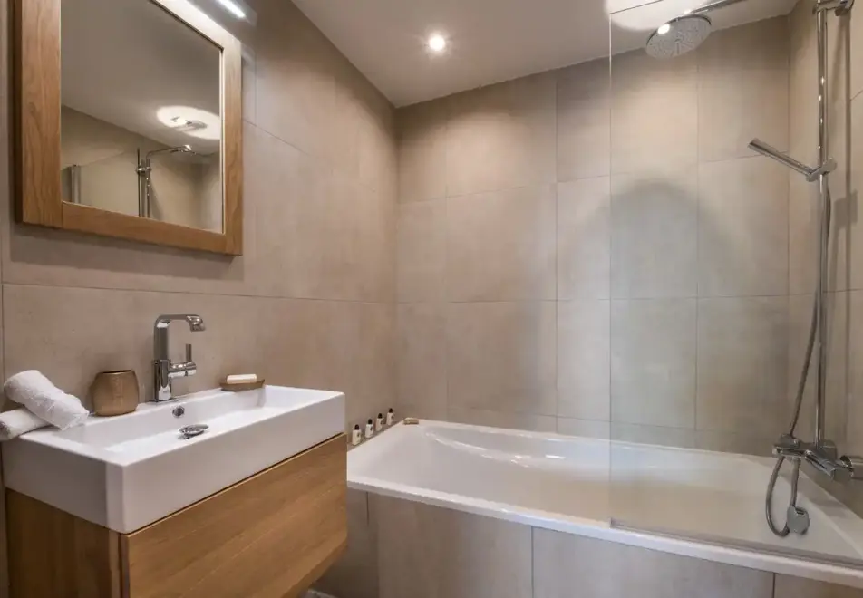 Yellowstone Lodge, La Tania (self catered chalet) - Chalet 2