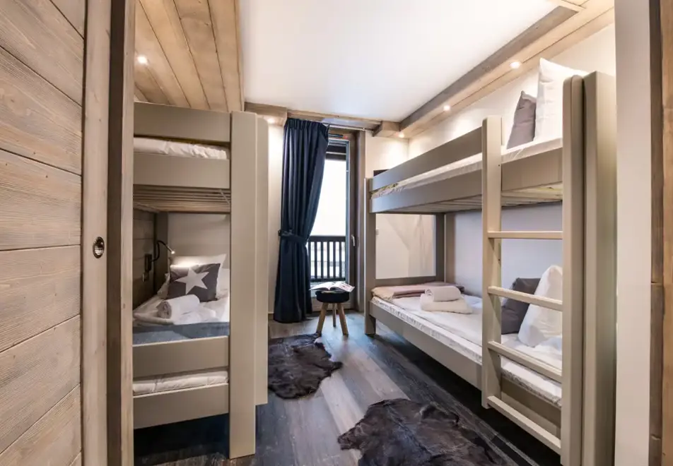 Yellowstone Lodge, La Tania (self catered chalet) - Chalet 3