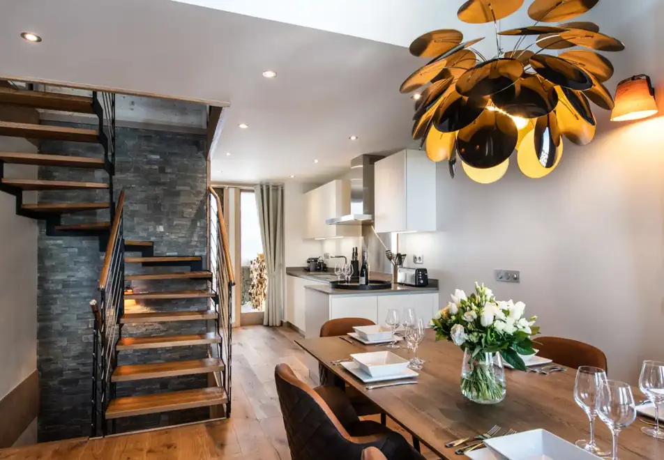 Yellowstone Lodge, La Tania (self catered chalet) - Chalet 4