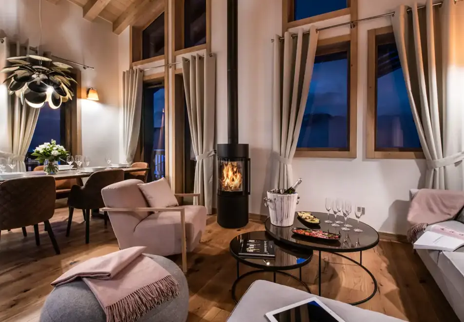 Yellowstone Lodge, La Tania (self catered chalet) - Chalet 4
