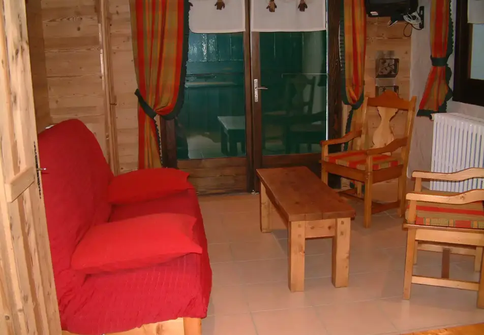 Fleurs Edelweiss, Les Gets (self catered apartment) - Edelweiss Lounge