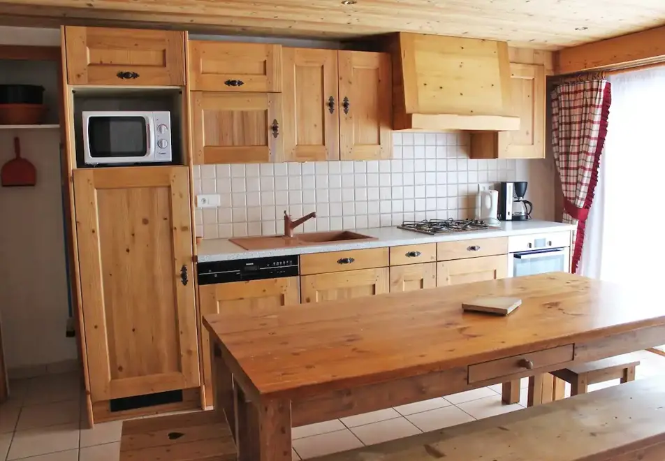 Fleurs Ancolie, Les Gets (self catered apartment) - Ancolie Kitchen/Diner