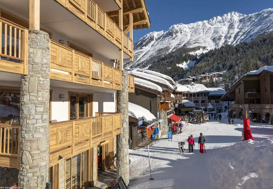 Anitea, Valmorel (self catered apartments) - 100m to resort centre