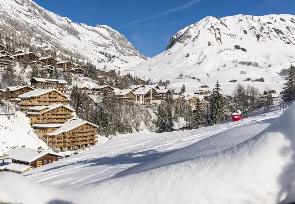 Le Roc des Tours, Grand Bornand (self catered apartments) - Lovely views