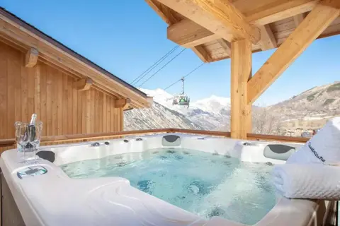 Caseblanche Chalets, St Martin de Belleville (self catered apartments-chalets) - 6 bed sleeps 14 (K3)