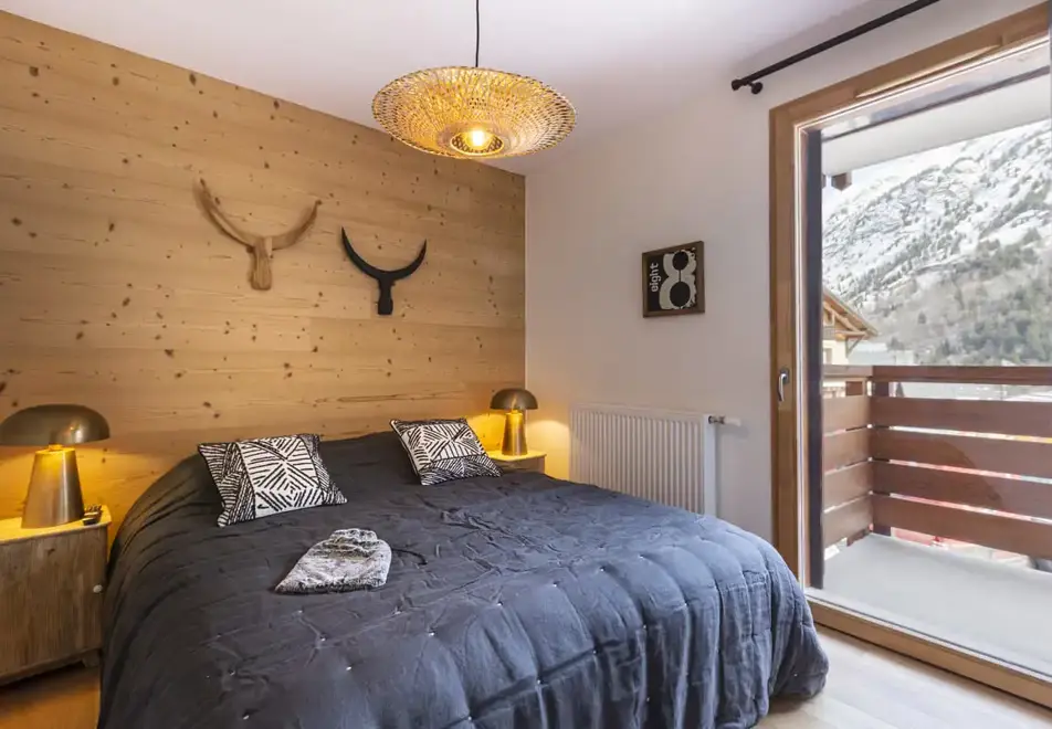 Le Saphir, Vaujany (Self Catered Apartments)  - Double bedroom