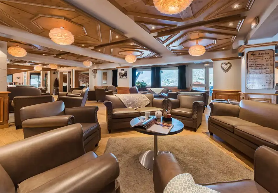 Le Petit Dru, Morzine (Hotel) - Reception