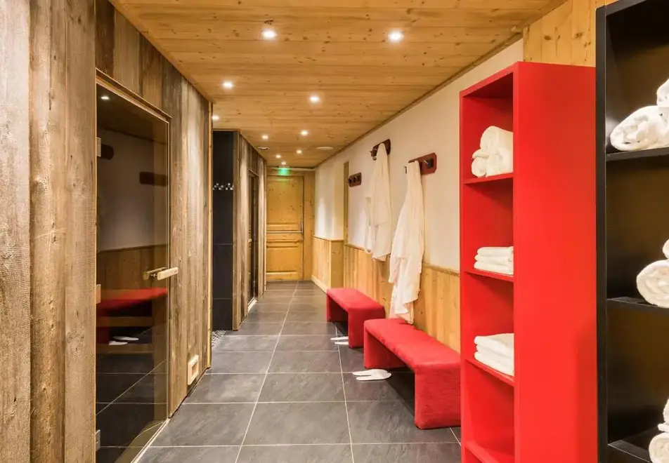 Le Petit Dru, Morzine (Hotel) - Spa area