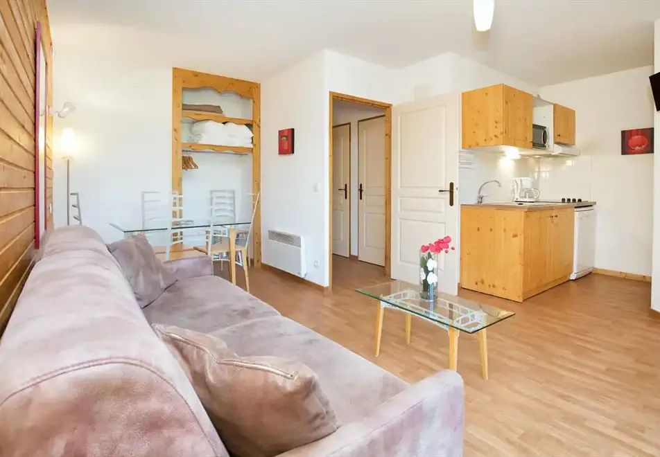 Orelle 3 Vallees, Orelle (self catered apartments) - Typical 4 persons apartment