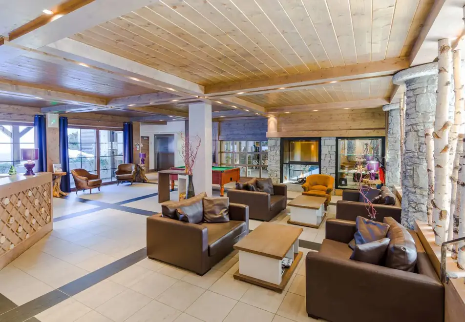 Les Fermes Emiguy, Les Gets (self catered apartments) - Reception/lounge