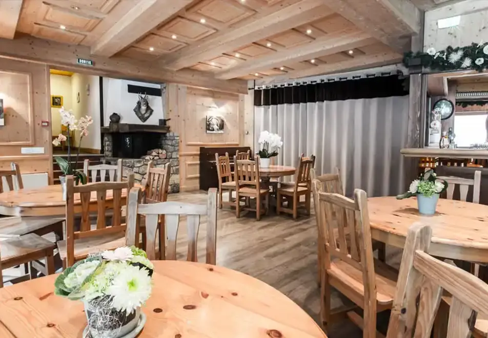 Le Cret, Morzine (hotel) - Bar