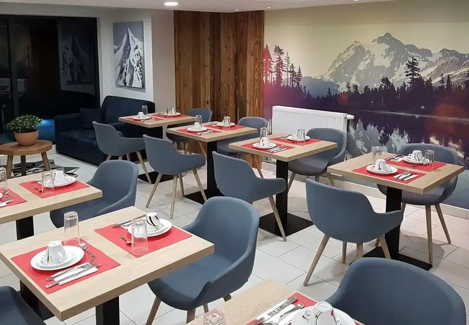 Isatis, Chamonix (self catered apartments) - Breakfast room