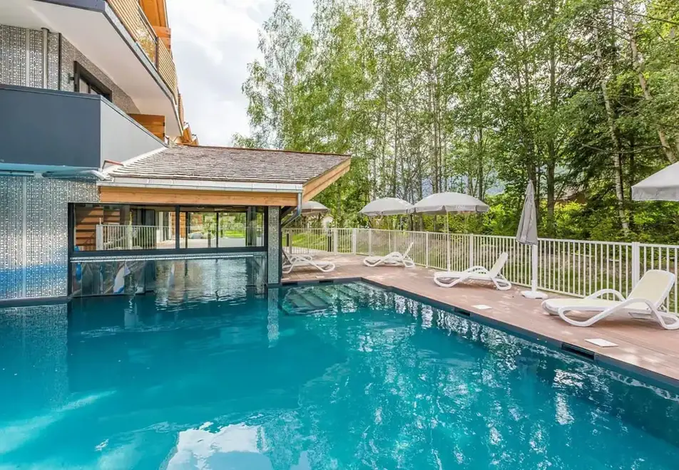 Isatis, Chamonix (self catered apartments) - Outdoor pool
