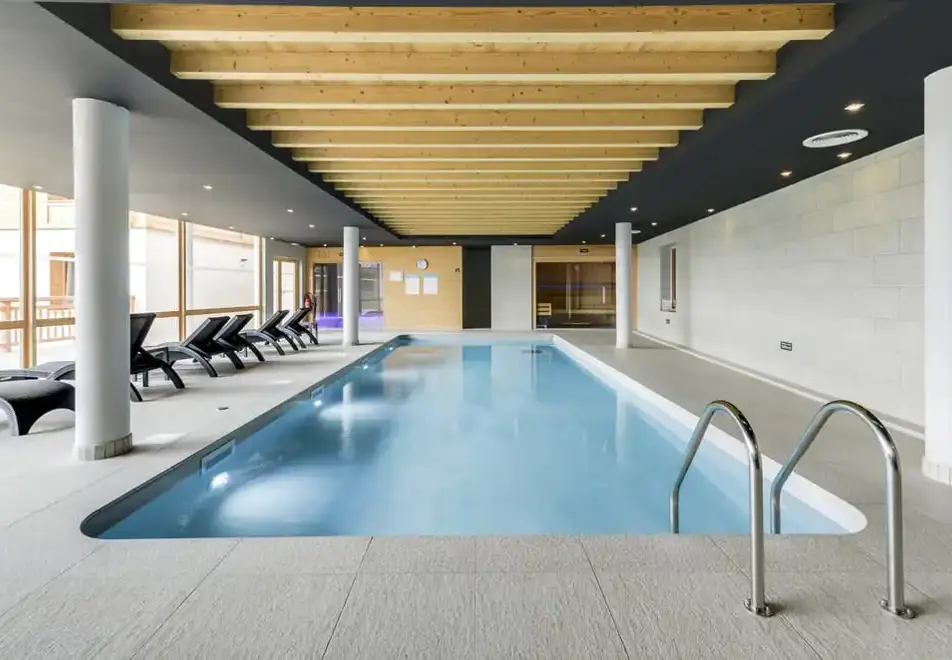 Les Fermes du Mont Blanc, Combloux (self catered apartments) - Indoor pool