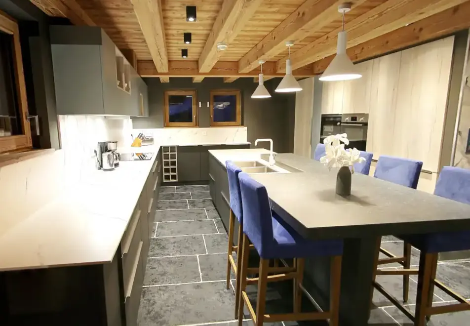 Chalet Delphine 7, Les Gets (self catered chalet) - Kitchen