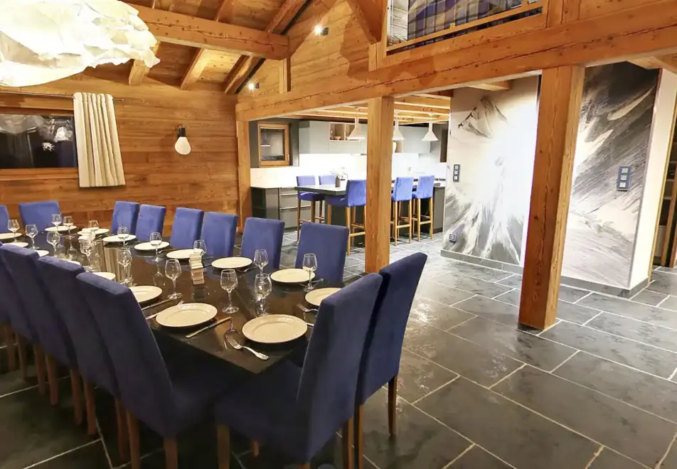 Chalet Delphine 7, Les Gets (self catered chalet) - Lounge/diner