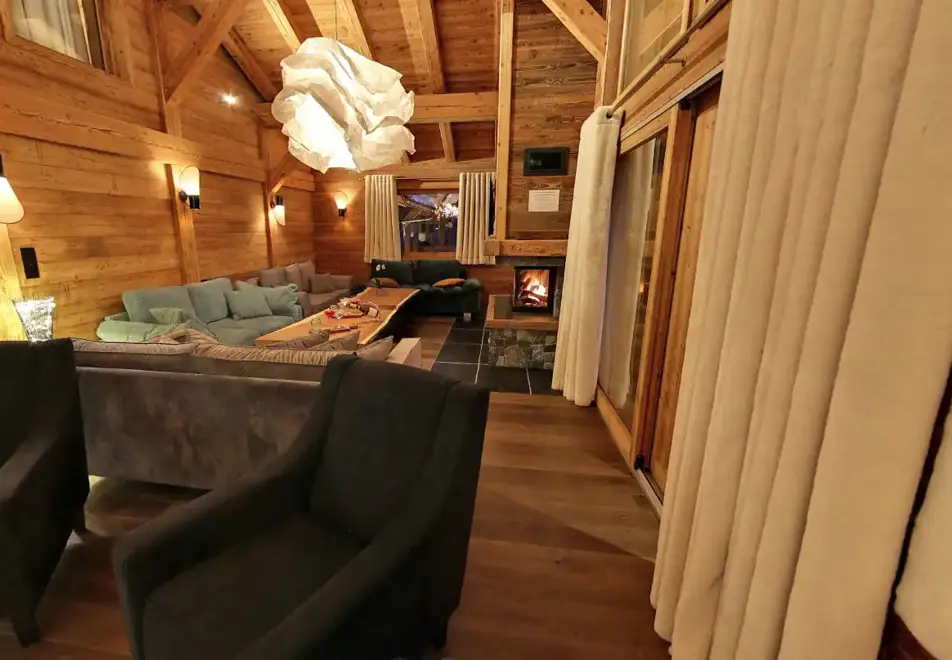 Chalet Delphine 7, Les Gets (self catered chalet) - Lounge/diner