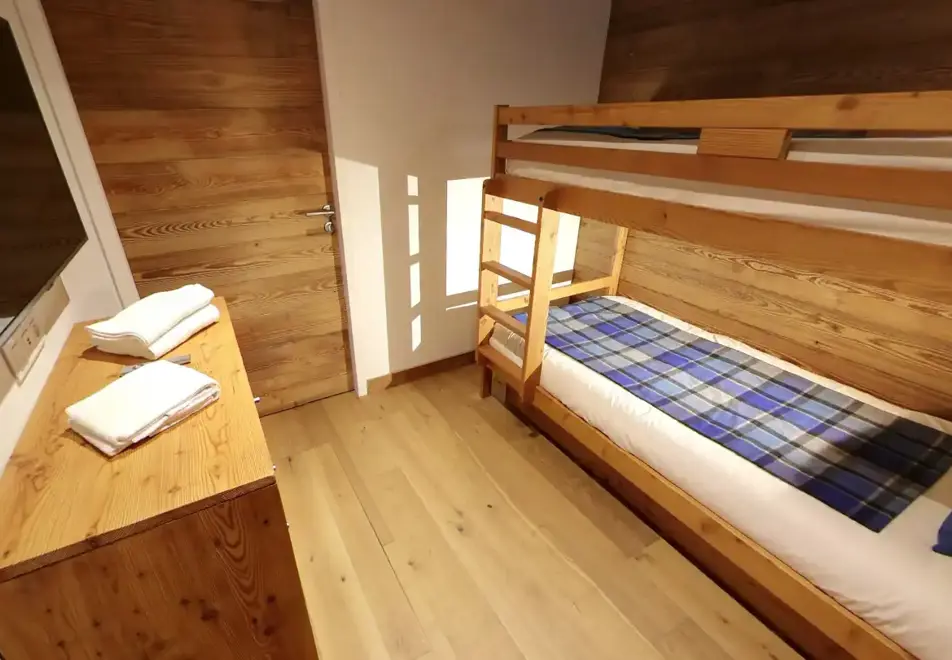 Chalet Delphine 7, Les Gets (self catered chalet) - Enclosed alcove