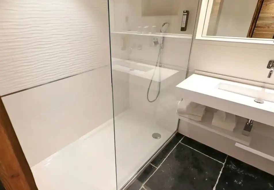 Chalet Delphine 7, Les Gets (self catered chalet) - Family room mezzanine