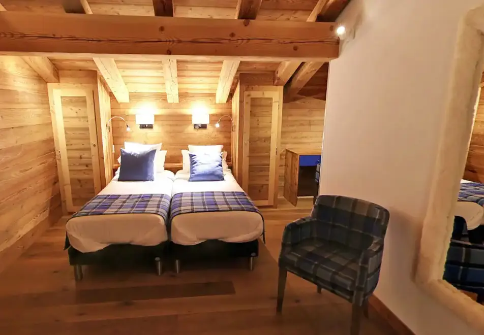 Chalet Delphine 7, Les Gets (self catered chalet) - Family room mezzanine