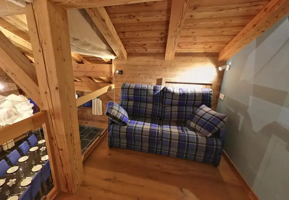 Chalet Delphine 7, Les Gets (self catered chalet) - Family room mezzanine