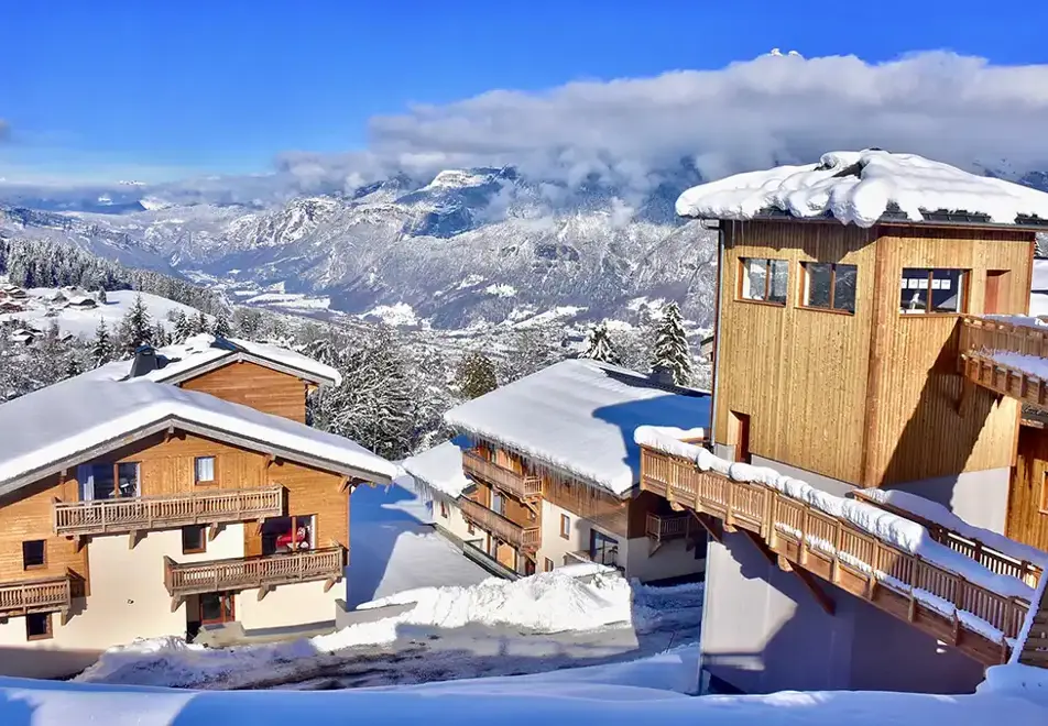 Chalet des Pistes, Combloux (self catered apartments) - Stunning views