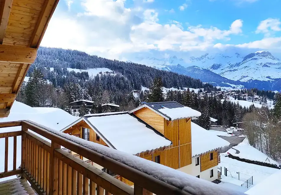 Chalet des Pistes, Combloux (self catered apartments) - Stunning views