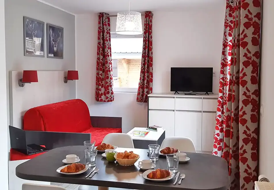 Chalet des Pistes, Combloux (self catered apartments) - Studio apartment