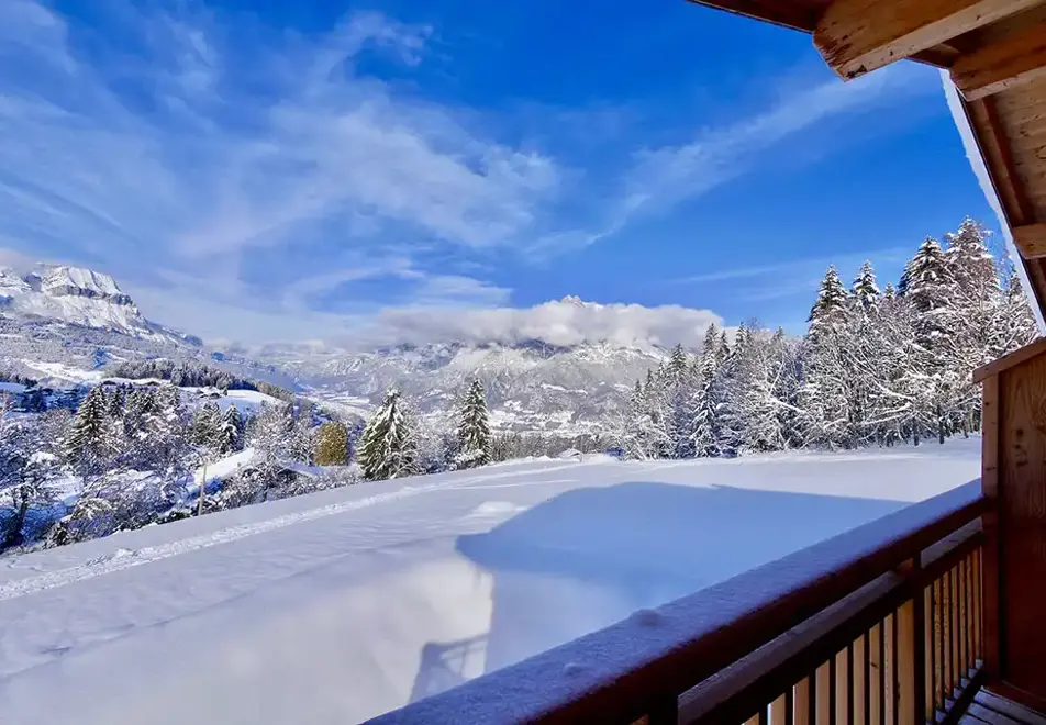 Chalet des Pistes, Combloux (self catered apartments) - Stunning views