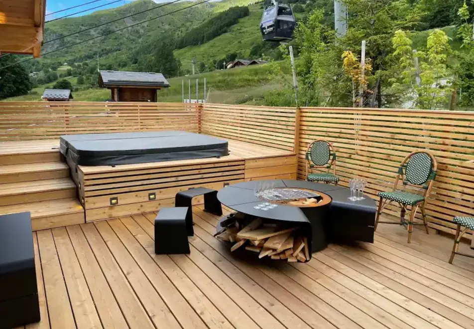 Chalet Felicita, St Martin de Belleville (self catered chalet) - Terrace with hot tub