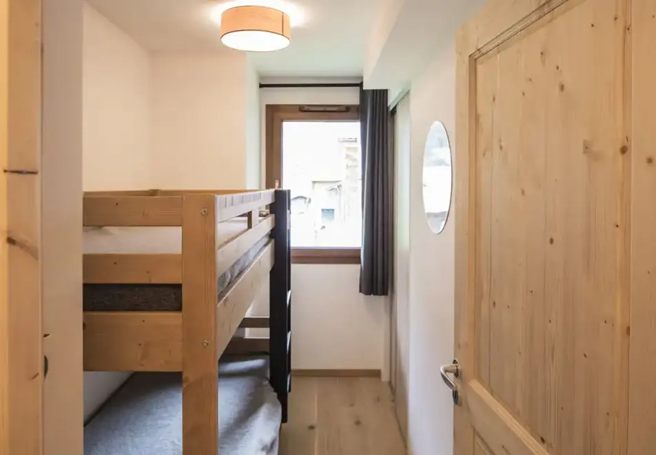 Les 3 Sophies, Morzine (Self Catered Apartments) - Typical bunk room