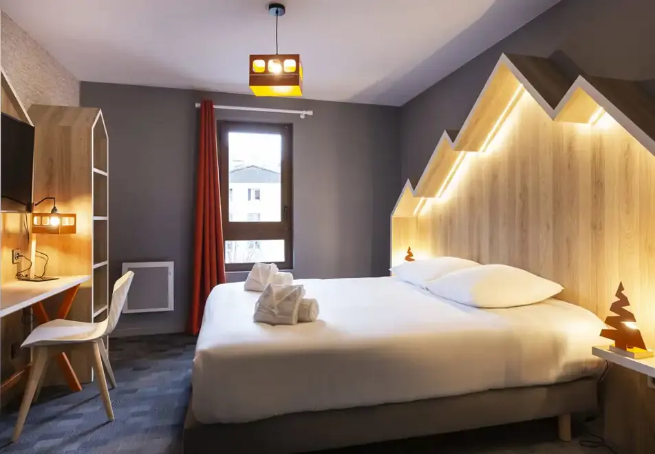 Base Camp Lodge, Bourg St Maurice (Hotel) - Cordee room