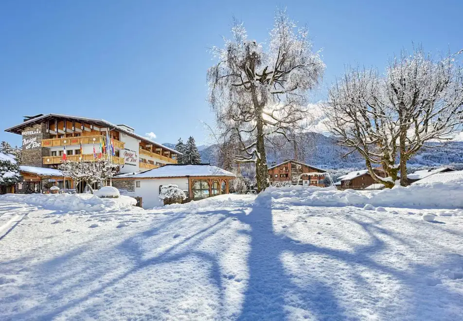 Neige et Roc, Samoens (hotel & apartments)