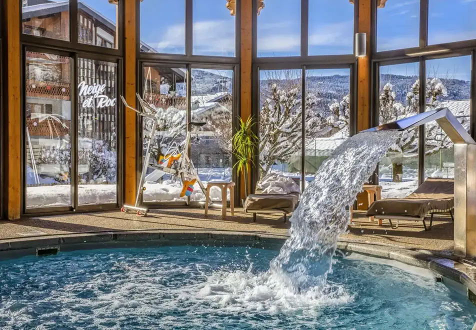 Neige et Roc, Samoens (hotel & apartments) - Indoor pool