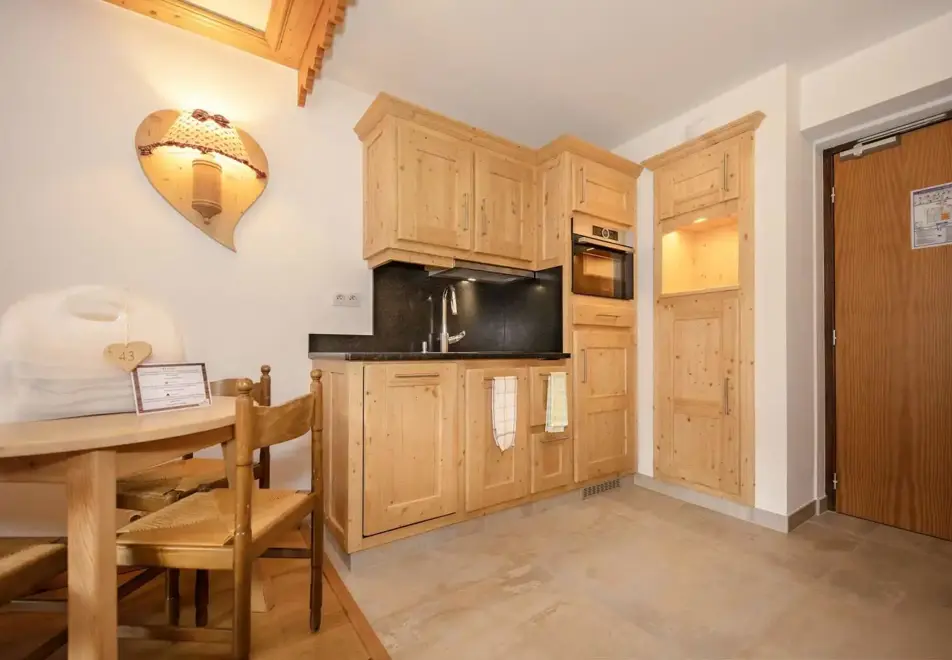 Neige et Roc, Samoens (hotel & apartments) - Studio