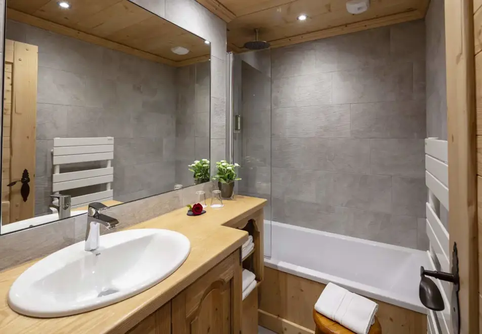 Neige et Roc, Samoens (hotel & apartments) - Suite