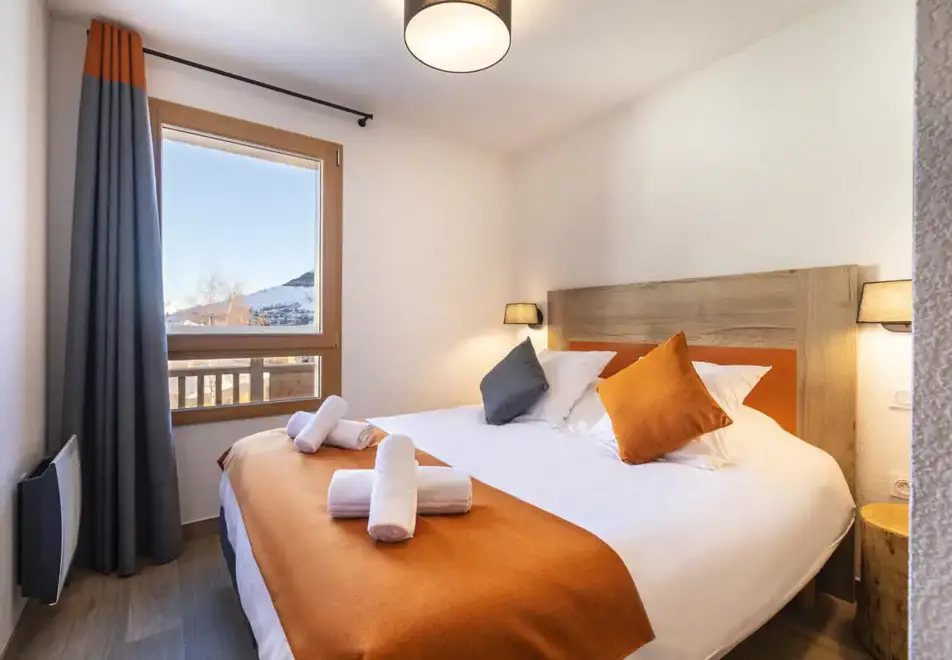 Les Clarines, Les Deux Alpes (self catered apartments) (©Manureyboz) - Typical style 1 bed confort 4