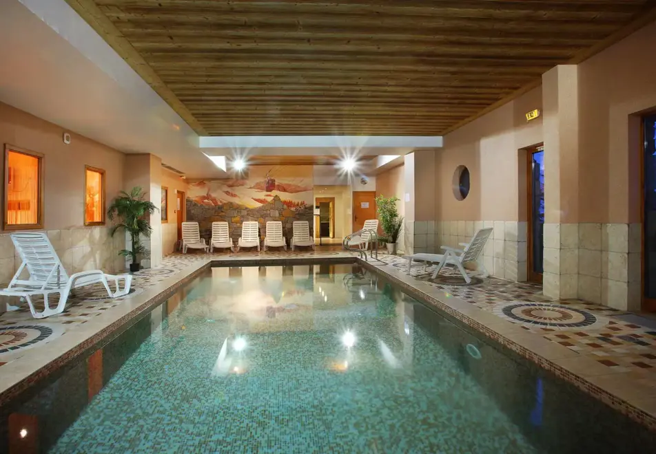Chalet des Neiges, Oz (self catered apartment) - Indoor Pool