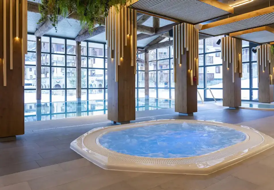 Les Balcons Platinium, Val Cenis (self catered apartments) - Hot tub (©ManuReyboz)