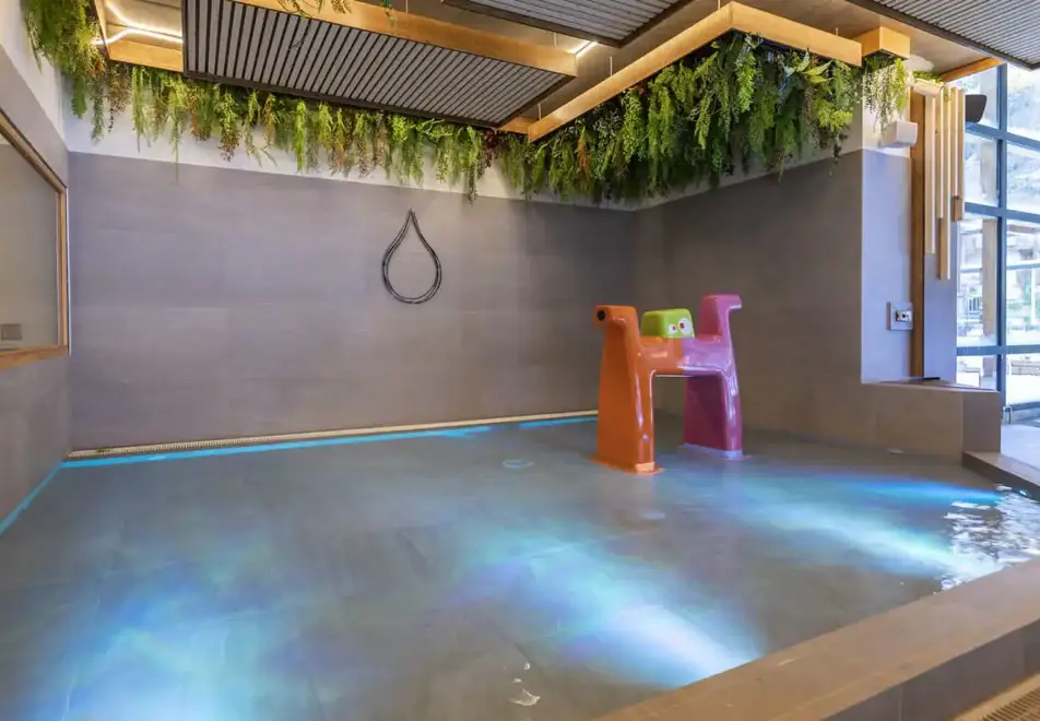 Les Balcons Platinium, Val Cenis (self catered apartments) - Children's pool (©ManuReyboz)