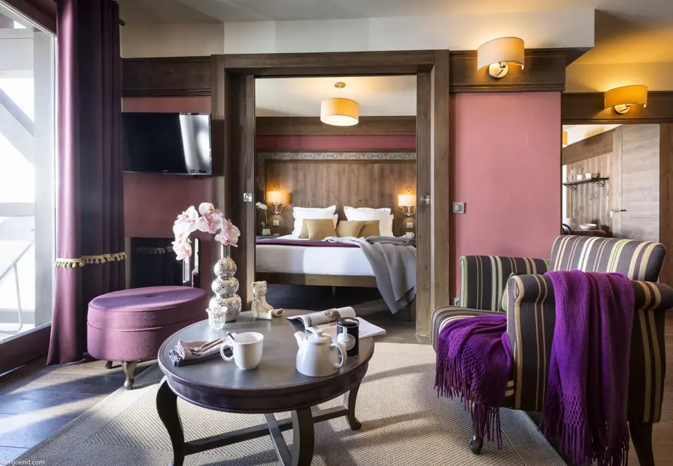 Le Hameau du Kashmir, Val Thorens (self catered hotel & apartments) - Typical apartment style (©Studio Bergoend)