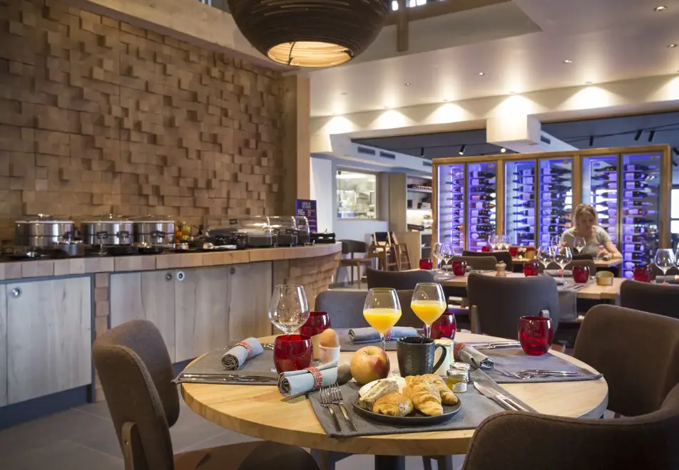 Alparena, La Rosiere (Apartments & Hotel) - Alpagio bar & restaurant (©Manureyboz)