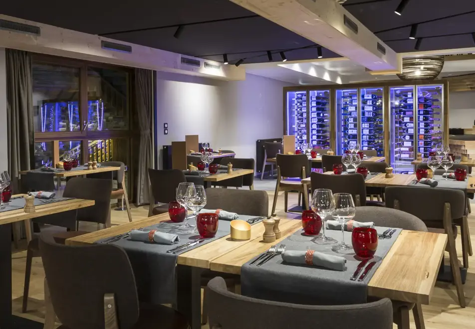 Alparena, La Rosiere (Apartments & Hotel) - Alpagio bar & restaurant (©Manureyboz)