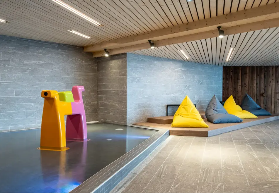 Alparena, La Rosiere (Apartments & Hotel) - Childrens pool