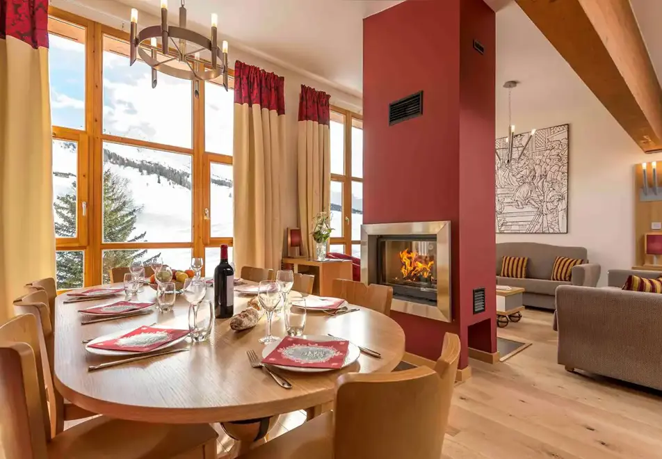 Residence Edenarc, Arc 1800 (self catered apartments) - Typical apartment with fireplace